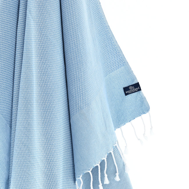 Turkish Towel, Beach Bath Towel, Moonessa Berlin Series, Handwoven, Combed Natural Cotton, 400g, Sweat Blue, hanging close-up